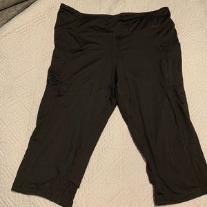 Gently used black Tangerine Capri leggings Sz XXL